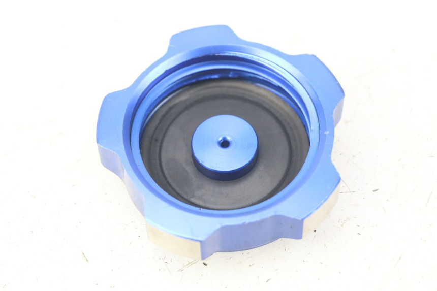 photo de FUEL TANK CAP CCR DIRT BIKE 125 - Zoom on usage condition