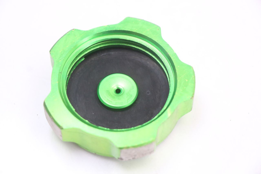 photo de FUEL TANK CAP CCR DIRT BIKE 125 - Zoom on usage condition