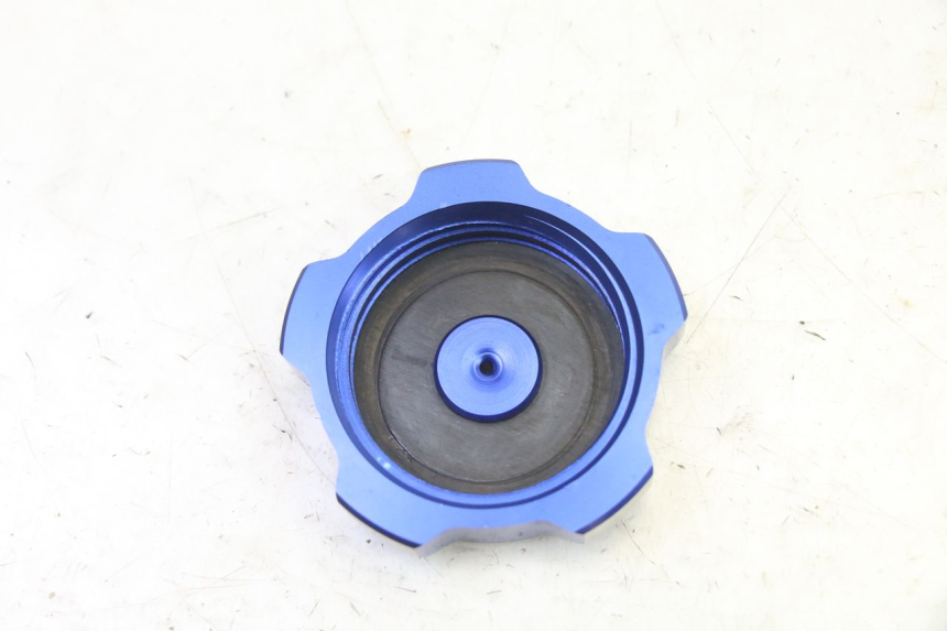 photo de FUEL TANK CAP CCR DIRT BIKE 125 - Zoom on usage condition