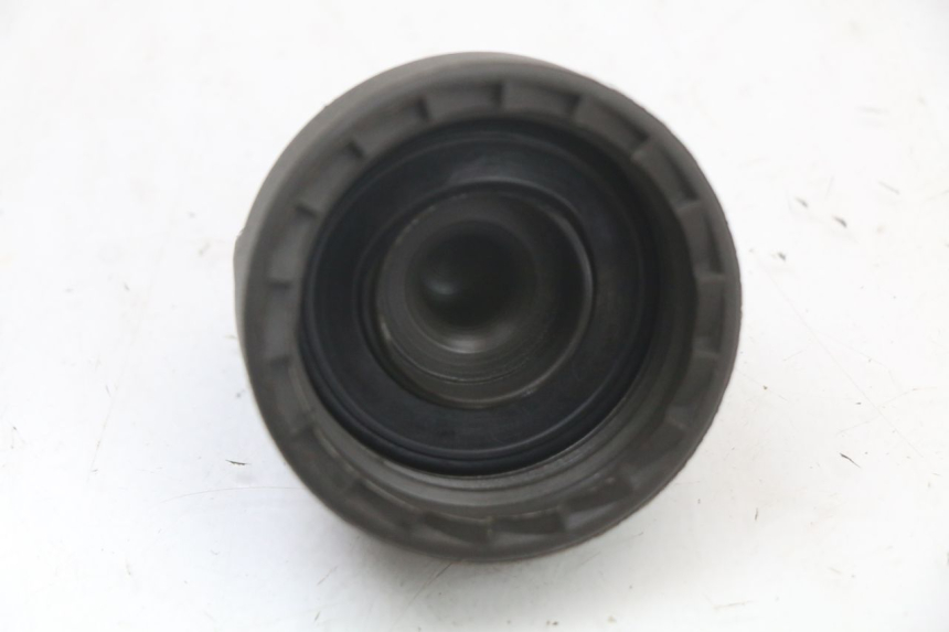 photo de FUEL TANK CAP GILERA DNA 50 (2000 - 2007) - Alternative perspective