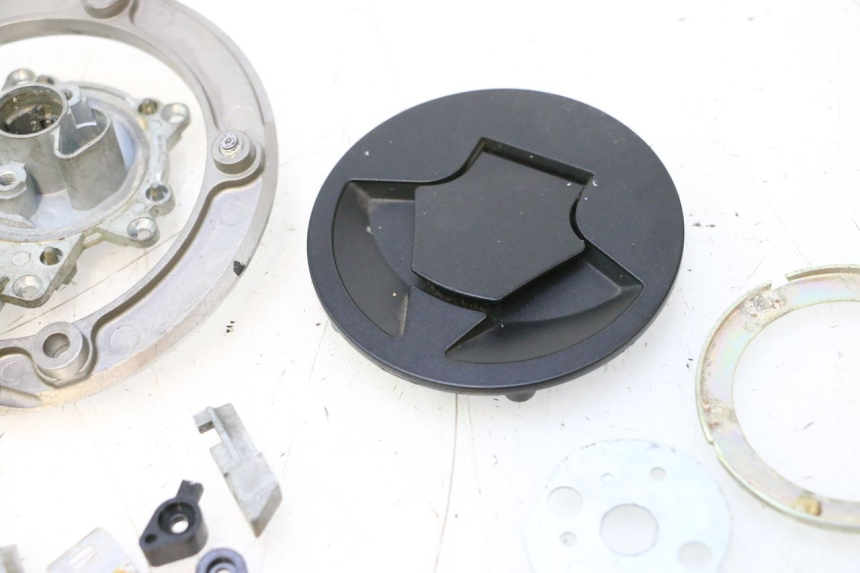 photo de FUEL TANK CAP KAWASAKI ER-6 ER6 N 650 (2005 - 2009) - Checked used part