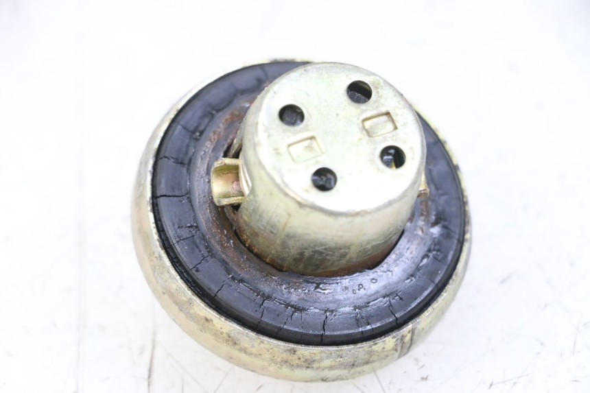 photo de FUEL TANK CAP EUROCKA RETRO 50 (2007 - 2014) - Zoom on usage condition