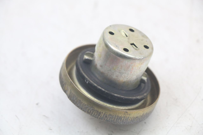 photo de FUEL TANK CAP SYM FIDDLE 2 50 (2008 - 2013) - Alternative perspective