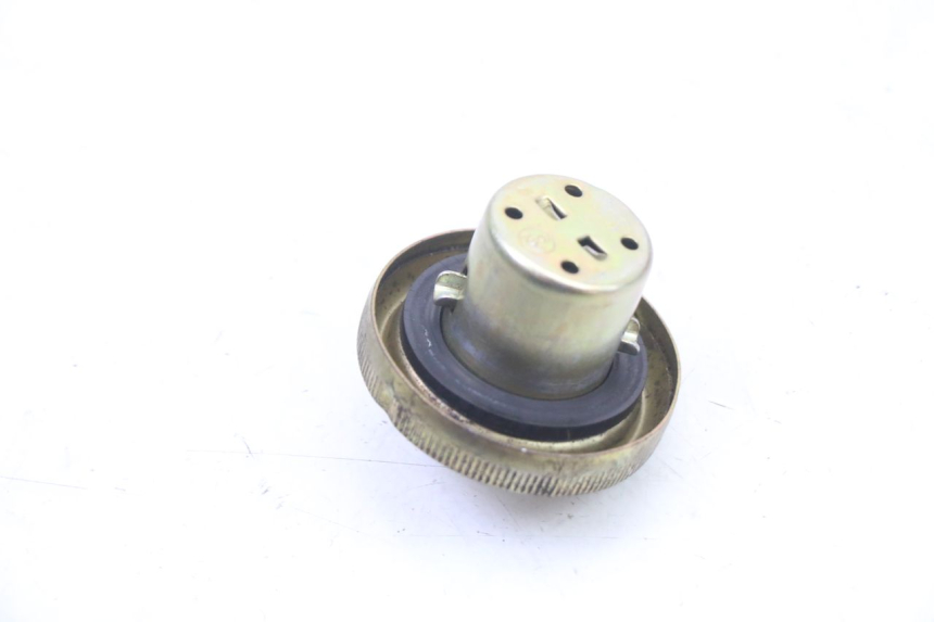photo de FUEL TANK CAP SYM FIDDLE 2 S 125 (2012 - 2014) - Zoom on usage condition