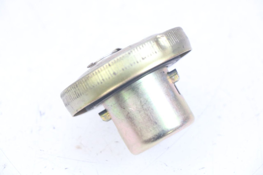 photo de FUEL TANK CAP SYM FIDDLE 3 III 125 (2014 - 2020) - Zoom on usage condition