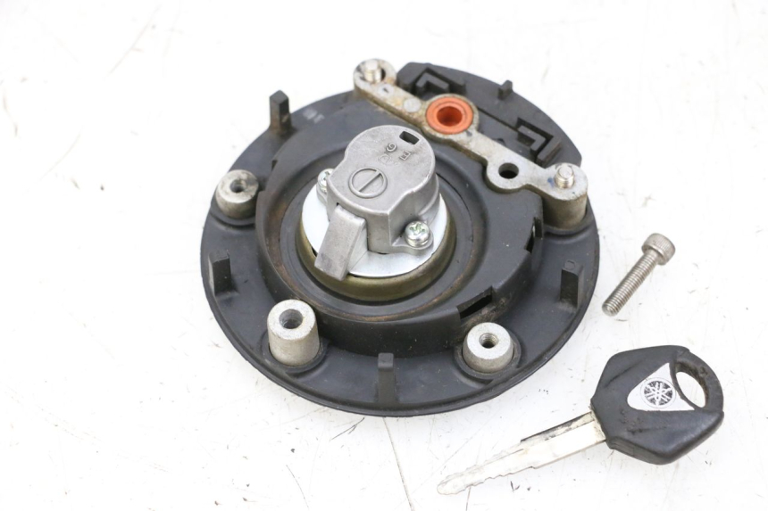 photo de FUEL TANK CAP YAMAHA FJR ABS 1300 (2006 - 2012) - Alternative perspective