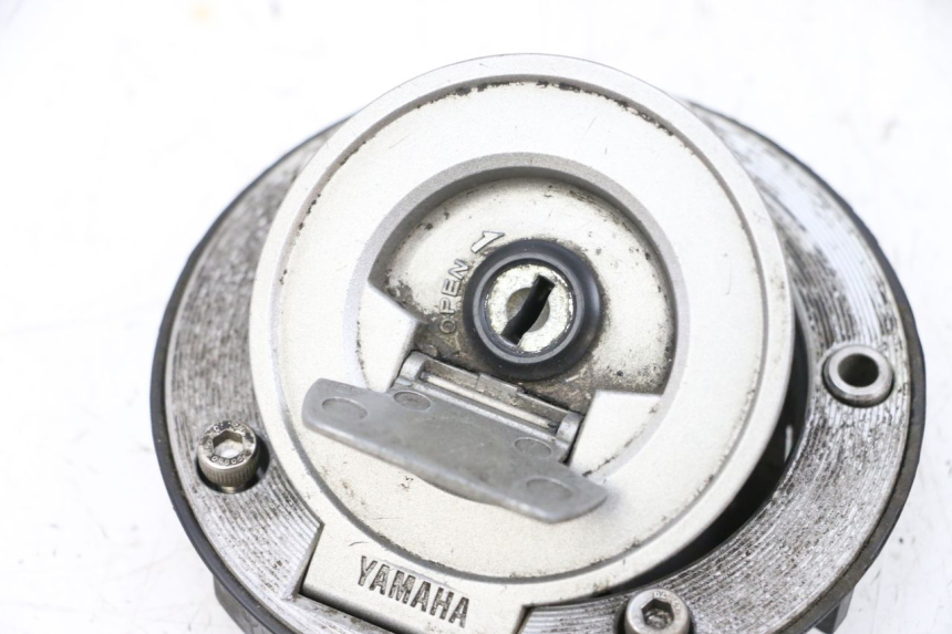 photo de FUEL TANK CAP YAMAHA FJR ABS 1300 (2006 - 2012) - Fixing points details