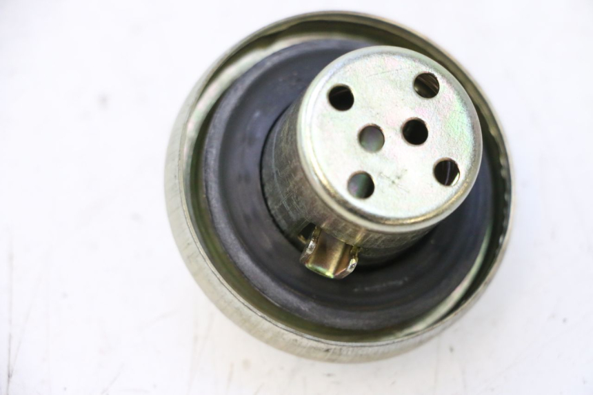 photo de FUEL TANK CAP VASTRO GP 2T 50 (2013 - 2017) - Zoom on usage condition