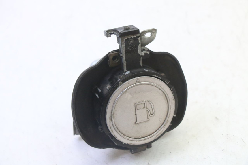 photo de FUEL TANK CAP KYMCO GRAND DINK 125 (2008 - 2014) - Zoom on usage condition