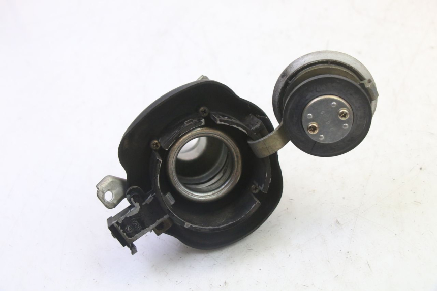 photo de FUEL TANK CAP KYMCO GRAND DINK 125 (2008 - 2014) - Technical close-up