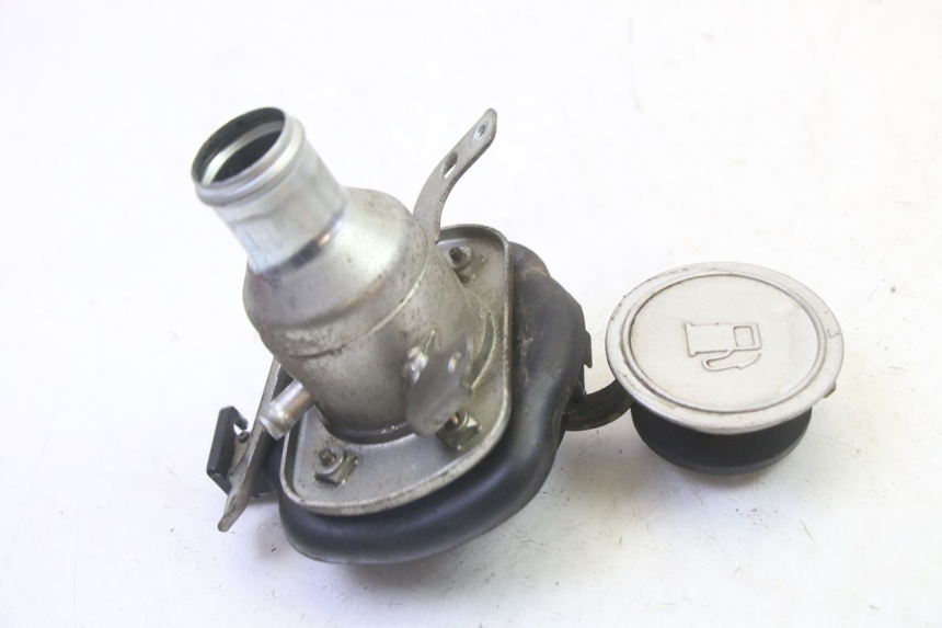 photo de FUEL TANK CAP KYMCO GRAND DINK 125 (2008 - 2014) - Fixing points details