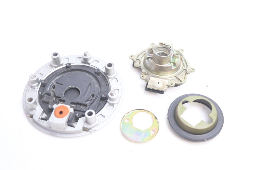 photo de FUEL TANK CAP SUZUKI GSF N BANDIT 1200 (2001 - 2005) - Alternative perspective