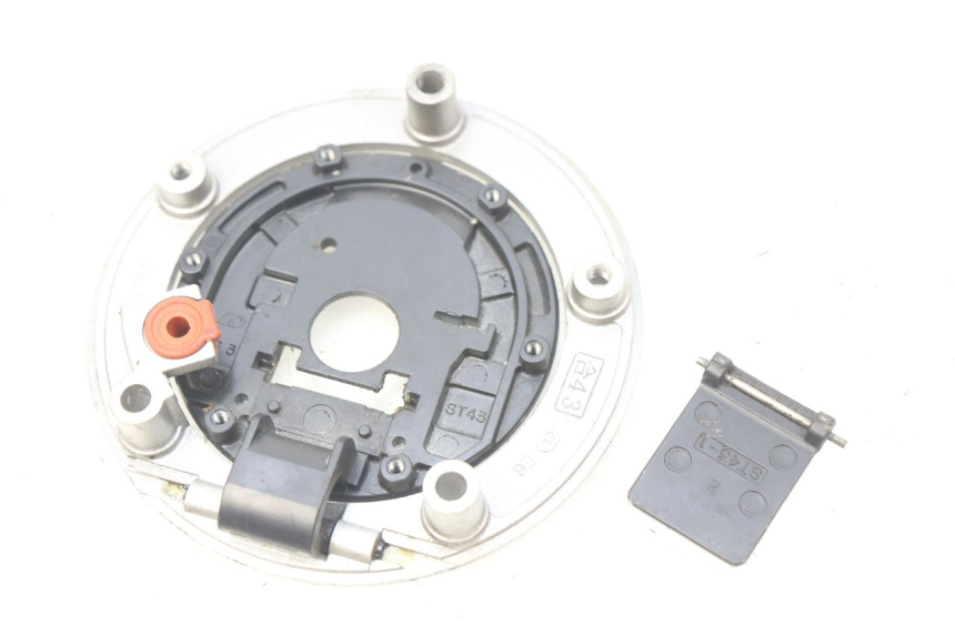 photo de FUEL TANK CAP SUZUKI GSX-R GSXR 750 (2011 - 2016) - Alternative perspective