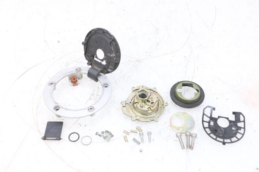 photo de FUEL TANK CAP SUZUKI GSXR GSX-R 1000 (2003 - 2004) - Component detail