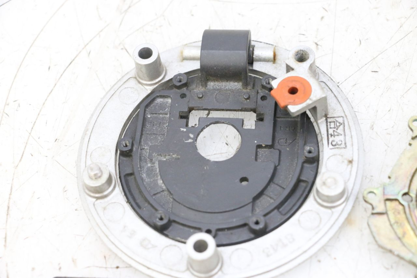 photo de FUEL TANK CAP SUZUKI GSXR GSX-R 1000 (2003 - 2004) - Alternative perspective