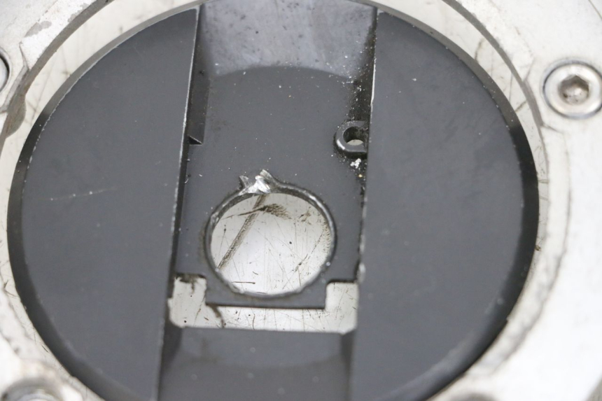 photo de FUEL TANK CAP SUZUKI GSXR GSX-R 1000 (2003 - 2004) - Surface and material condition