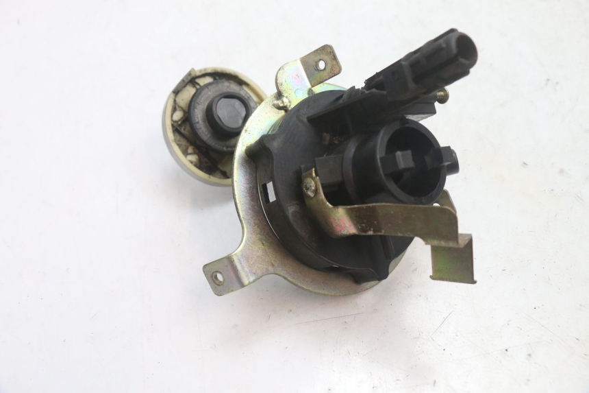 photo de FUEL TANK CAP SYM GTS EVO 125 (2009 - 2013) - Technical close-up