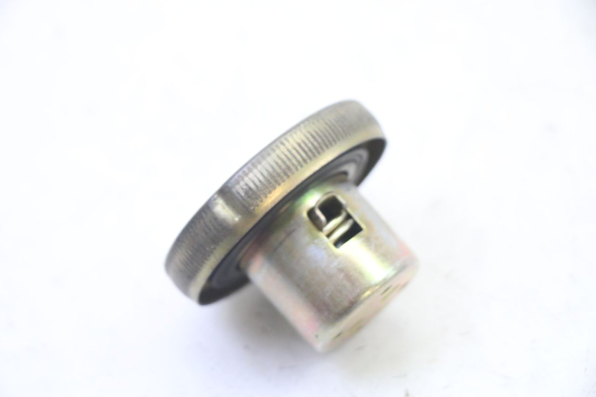photo de FUEL TANK CAP SYM JET 14 4T 50 (2018 - 2022) - Zoom on usage condition