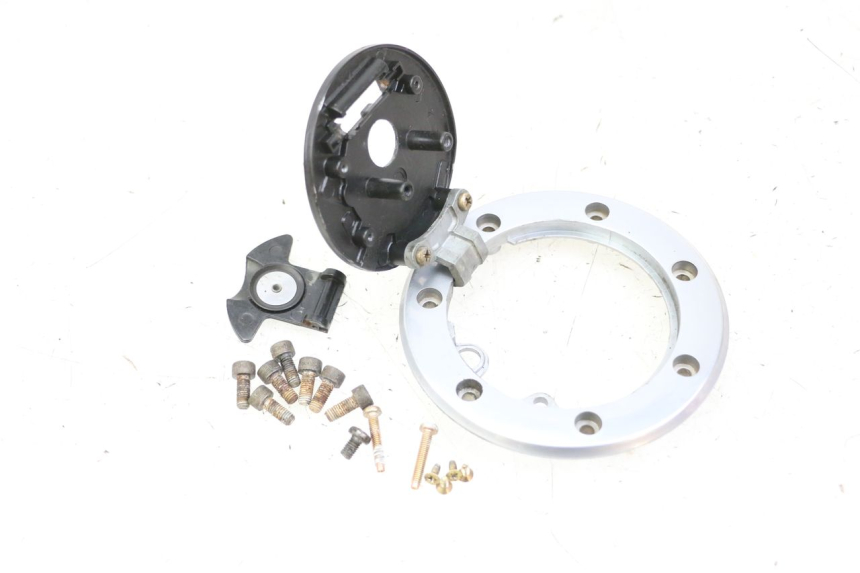 photo de FUEL TANK CAP KAWASAKI ZR7 ZR-7 S 750 (1999 - 2004) - Zoom on usage condition