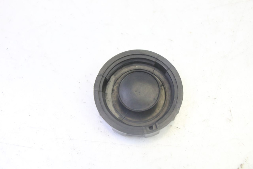 photo de FUEL TANK CAP PEUGEOT KISBEE 4T 50 (2018 - 2022) - Zoom on usage condition