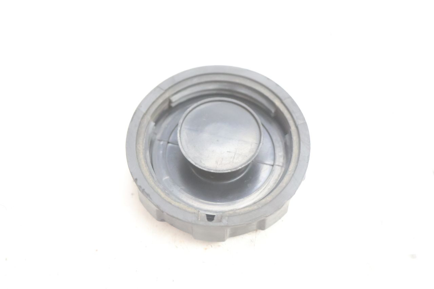 photo de FUEL TANK CAP PEUGEOT KISBEE 4T 50 (2010 - 2017) - Zoom on usage condition