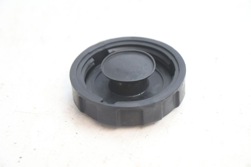 photo de FUEL TANK CAP PEUGEOT KISBEE 4T 50 (2018 - 2022) - Alternative perspective
