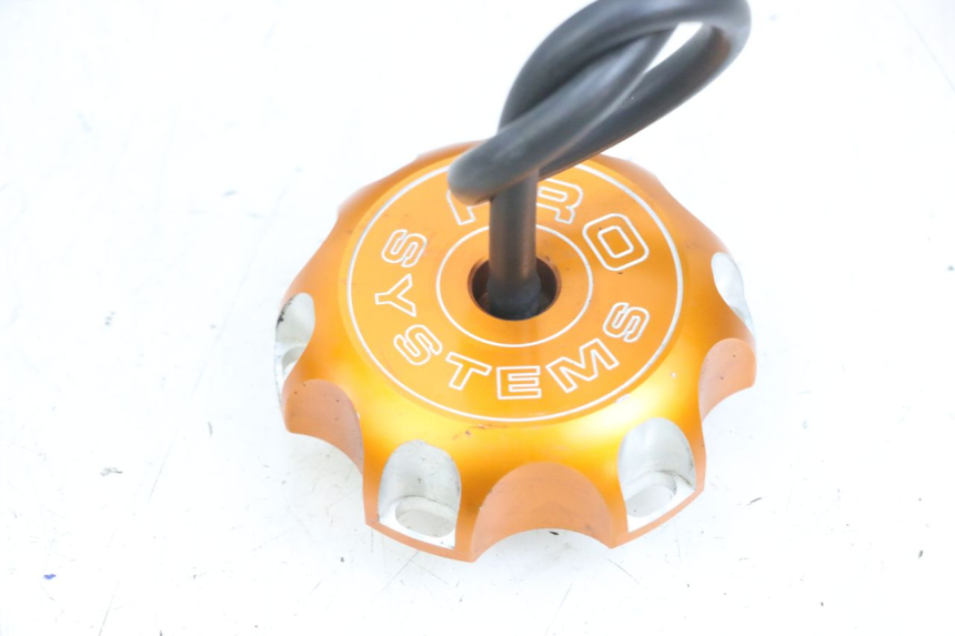 photo de FUEL TANK CAP KAWASAKI KXF KX-F 250 (2017 - 2019) - Zoom on usage condition