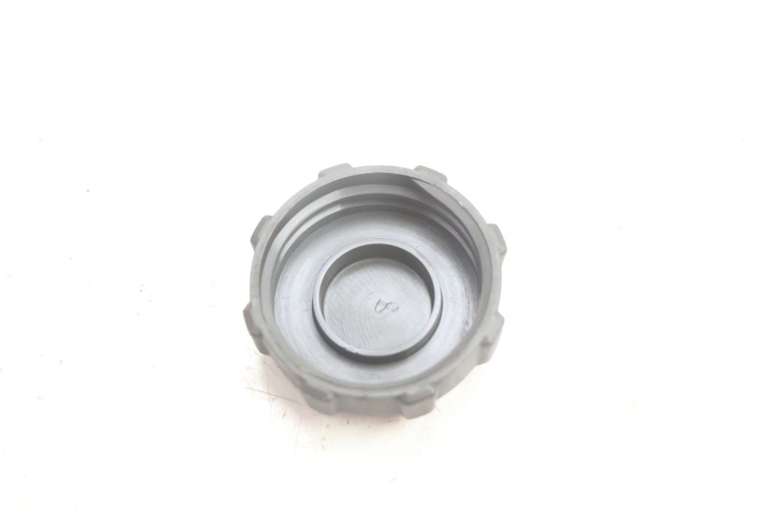 photo de FUEL TANK CAP PIAGGIO LIBERTY 125 (1998 - 2008) - Zoom on usage condition