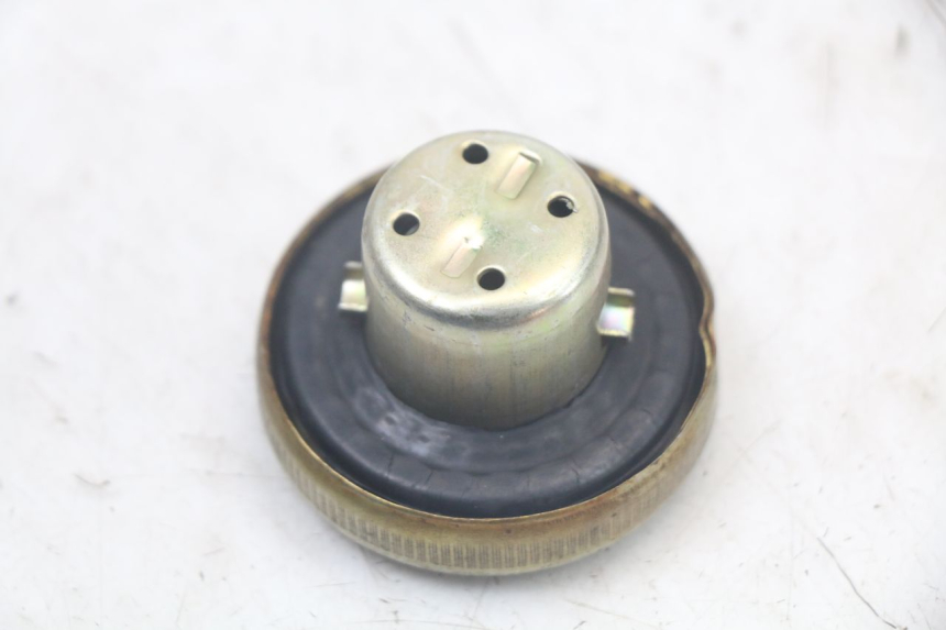 photo de FUEL TANK CAP KYMCO LIKE 125 (2009 - 2016) - Zoom on usage condition