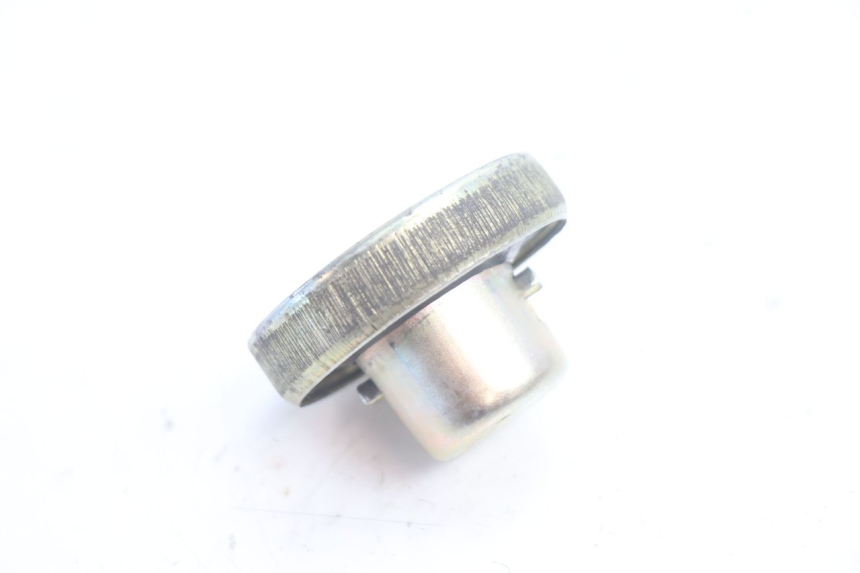 photo de FUEL TANK CAP KYMCO LIKE 125 (2009 - 2016) - Zoom on usage condition