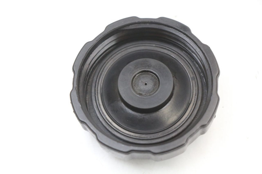 photo de FUEL TANK CAP PEUGEOT LUDIX 50 (2008 - 2017) - Zoom on usage condition