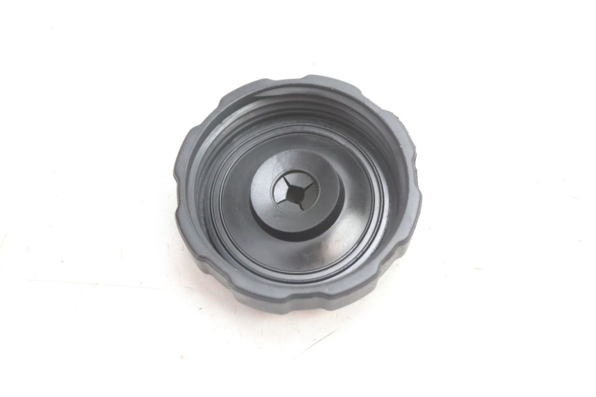 photo de FUEL TANK CAP PEUGEOT LUDIX ONE 50 (2004 - 2013) - Zoom on usage condition