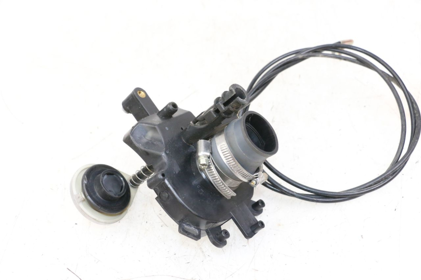 photo de FUEL TANK CAP SYM MIO 50 (2011 - 2017) - Alternative perspective