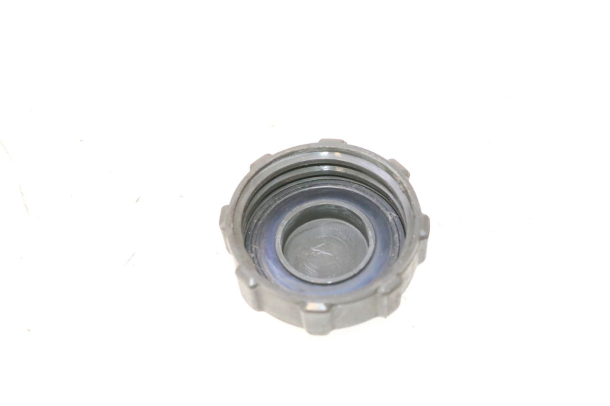 photo de FUEL TANK CAP PIAGGIO MP3 125 (2006 - 2014) - Zoom on usage condition