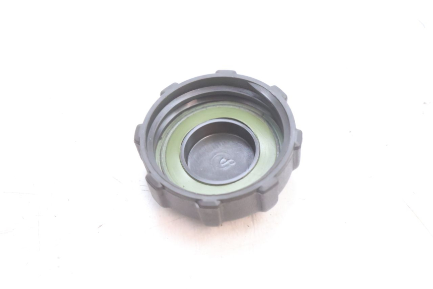 photo de FUEL TANK CAP PIAGGIO MP3 500 (2016 - 2018) - Zoom on usage condition