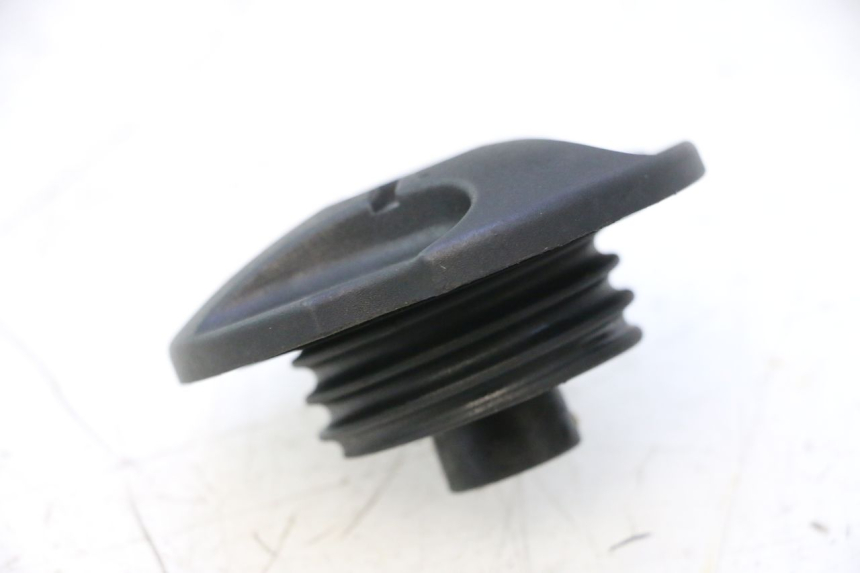 photo de FUEL TANK CAP RIEJU MRT PRO SUPERMOTARD 50 (2007 - 2018) - Zoom on usage condition