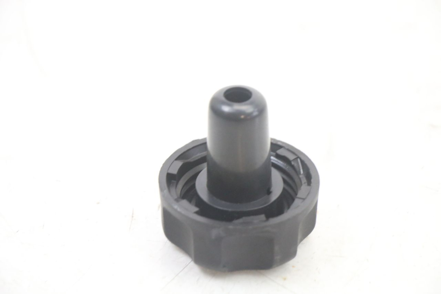 photo de FUEL TANK CAP YAMAHA NEOS NEO'S 4T 50 (2008 - 2016) - Zoom on usage condition