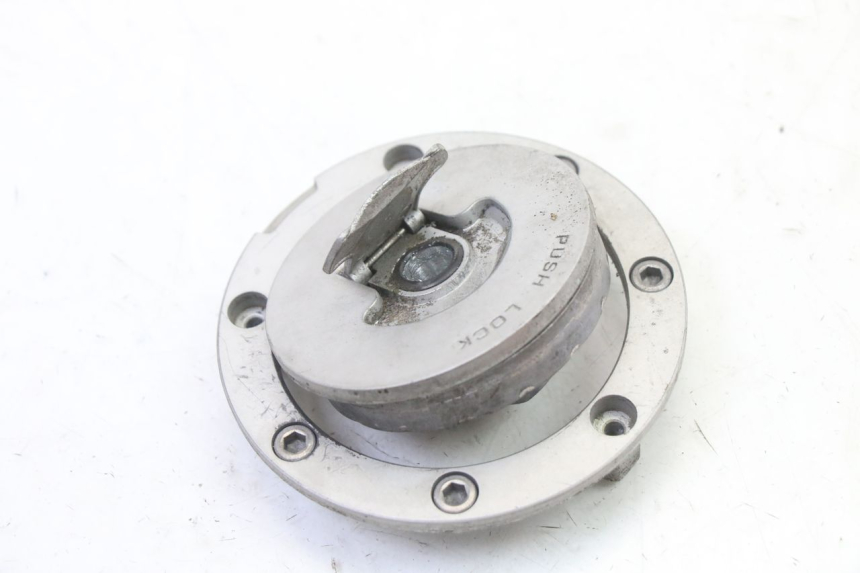 photo de FUEL TANK CAP HONDA NTV DEAUVILLE ABS 700 (2007 - 2016) - Alternative perspective