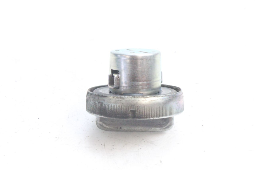 photo de FUEL TANK CAP HONDA PCX (JF28) 125 (2009 - 2011) - Zoom on usage condition