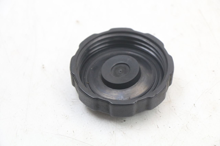 photo de FUEL TANK CAP PEUGEOT LUDIX 50 (2005 - 2007) - Alternative perspective