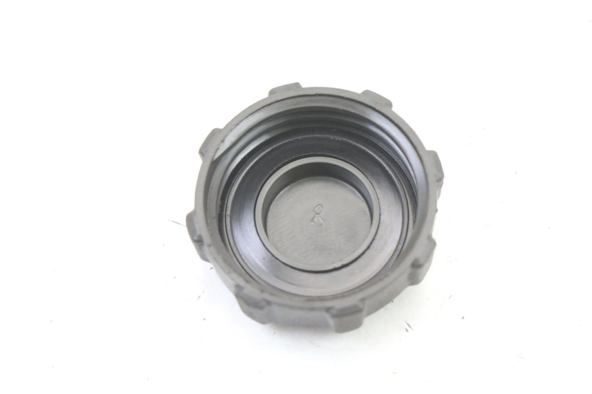photo de FUEL TANK CAP PIAGGIO MP3 LT 400 (2007 - 2012) - Zoom on usage condition