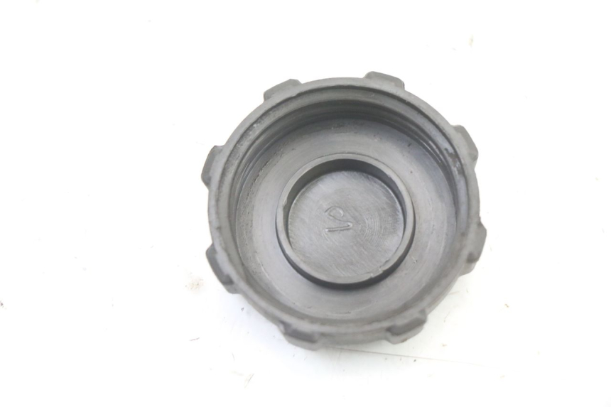 photo de FUEL TANK CAP PIAGGIO VESPA S 2T 50 (2007 - 2014) - Zoom on usage condition
