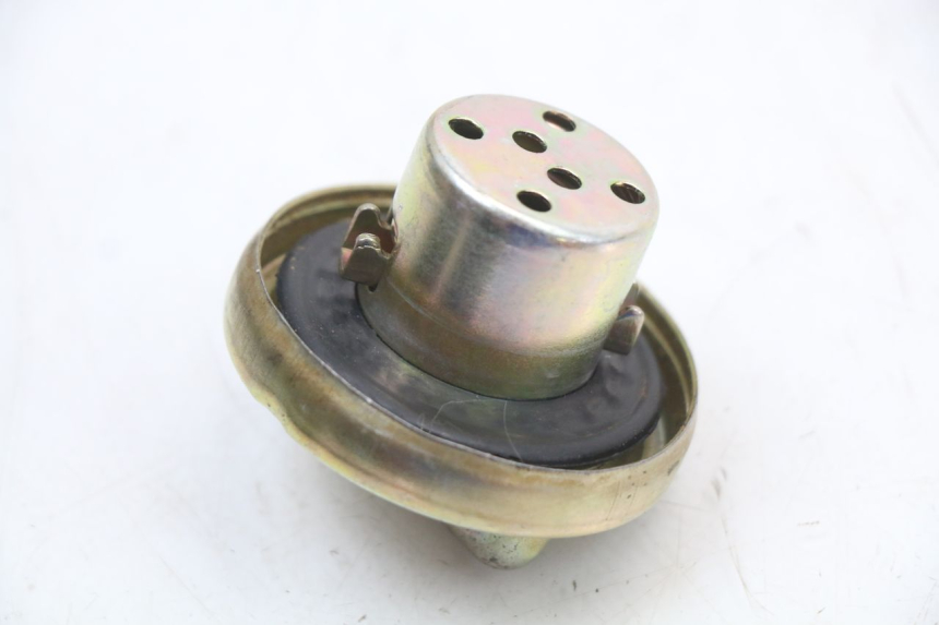 photo de FUEL TANK CAP EUROCKA R8 4T 50 (2013 - 2022) - Zoom on usage condition