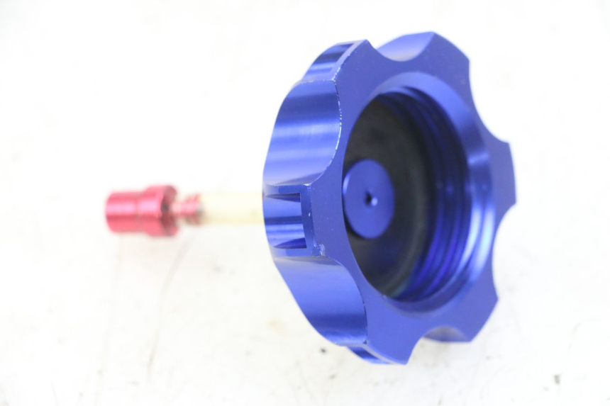 photo de FUEL TANK CAP APOLLO RFZ 125 - Zoom on usage condition