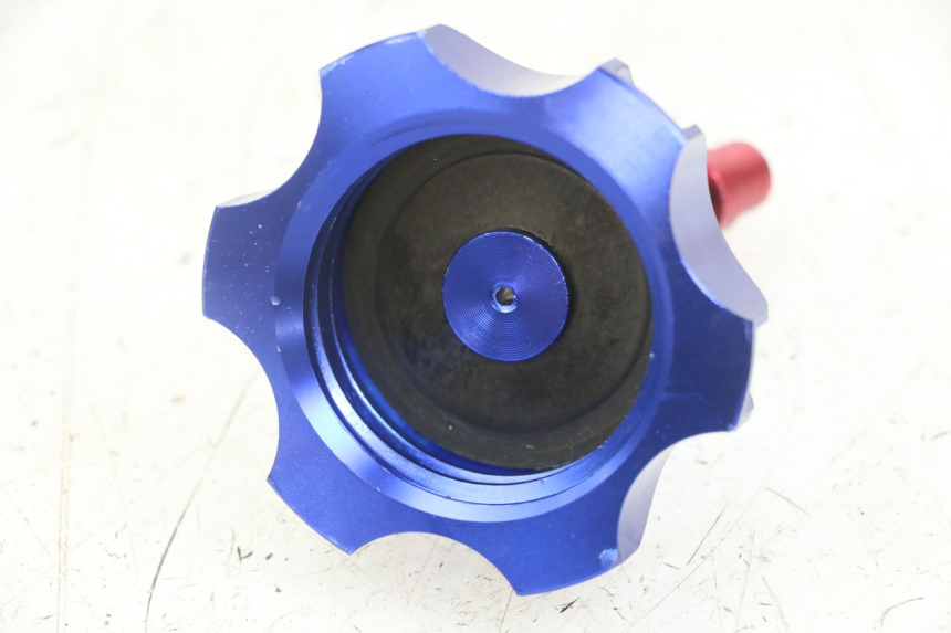 photo de FUEL TANK CAP APOLLO RFZ 125 - Alternative perspective