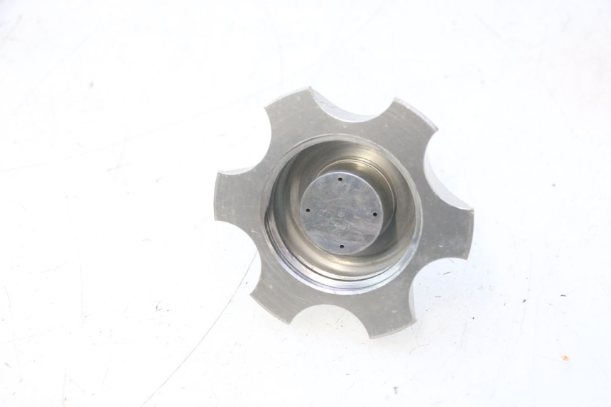 photo de FUEL TANK CAP APOLLO RFZ 140 - Component detail