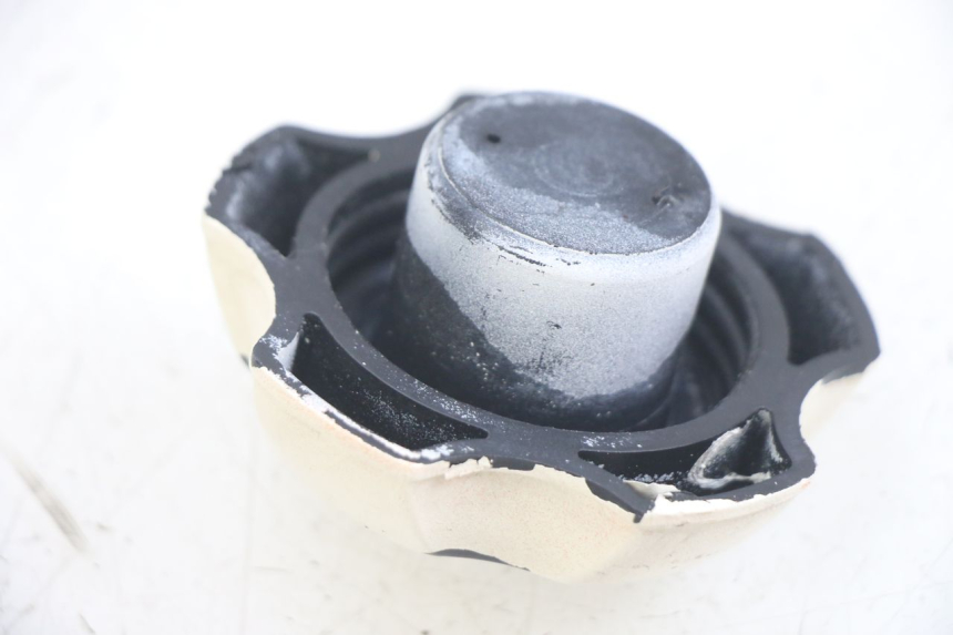 photo de FUEL TANK CAP GILERA RK 50 (1996 - 1999) - Zoom on usage condition