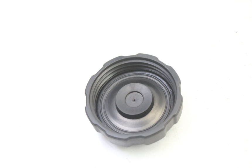 photo de FUEL TANK CAP PEUGEOT SATELIS 250 (2006 - 2012) - Zoom on usage condition