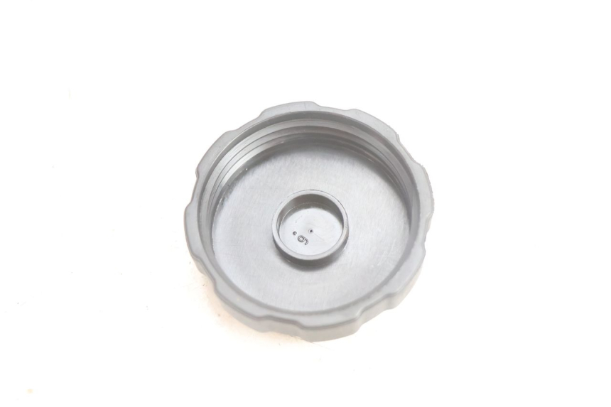 photo de FUEL TANK CAP PEUGEOT SATELIS 125 (2006 - 2009) - Zoom on usage condition
