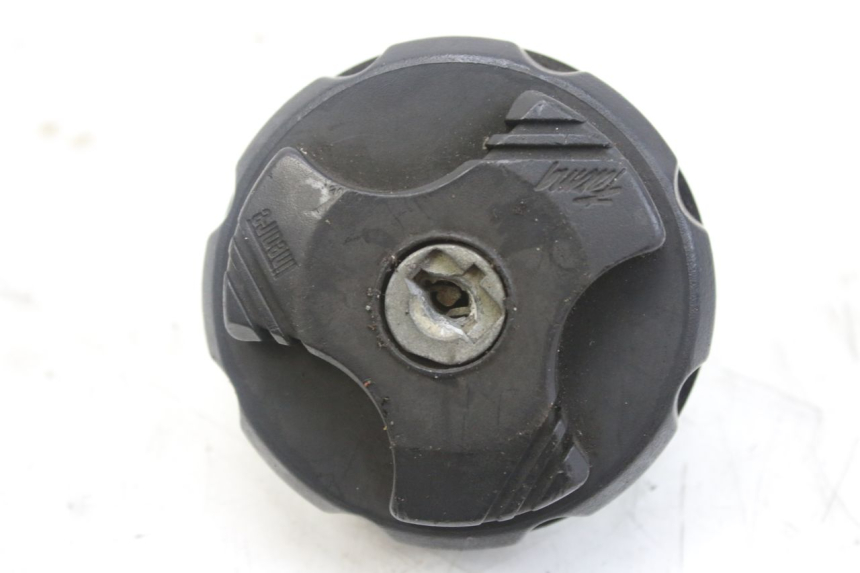 photo de FUEL TANK CAP SUZUKI SMX SUPERMOTARD 50 (1996 - 2001) - Zoom on usage condition